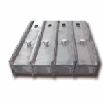 Straight steel shuttering profiles with integrated shuttering magnets on a casting table